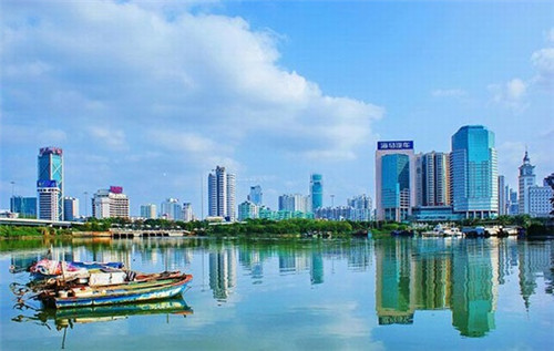 汽车美容加盟连锁店有市场吗，加盟骏怡汇投入会不会很高