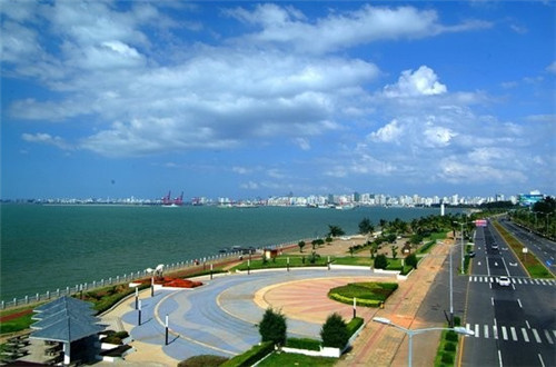 嘉峪关东湖地图全图（离嘉峪关东湖有哪三个湖）